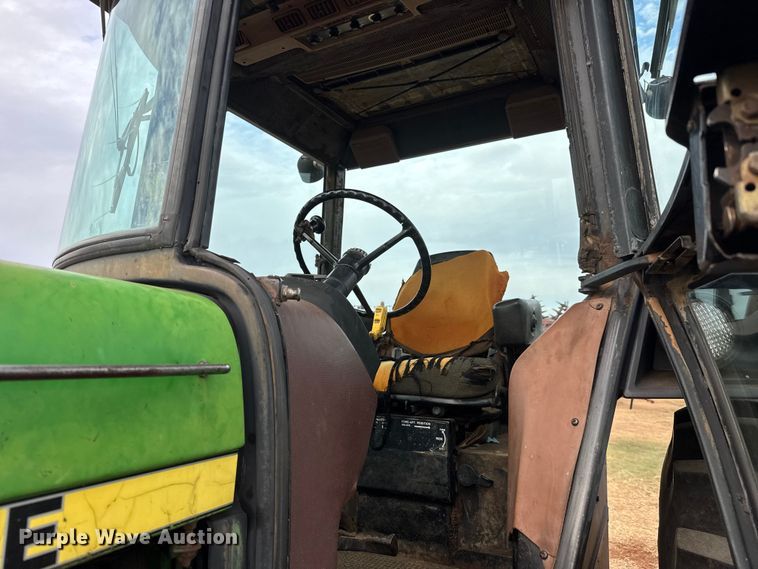 image for item NA9913 1986 John Deere 4450 tractor