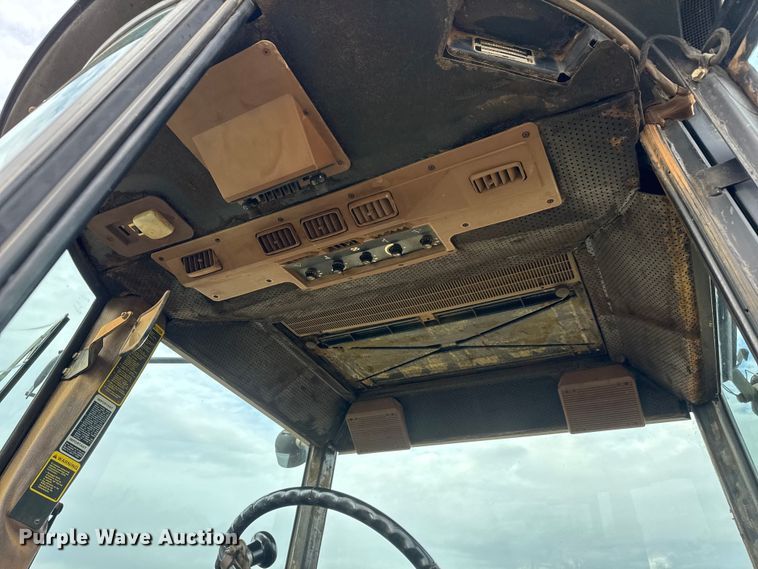 image for item NA9913 1986 John Deere 4450 tractor