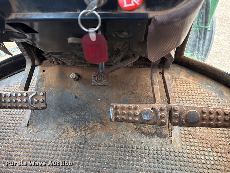 image for item NA9913 1986 John Deere 4450 tractor