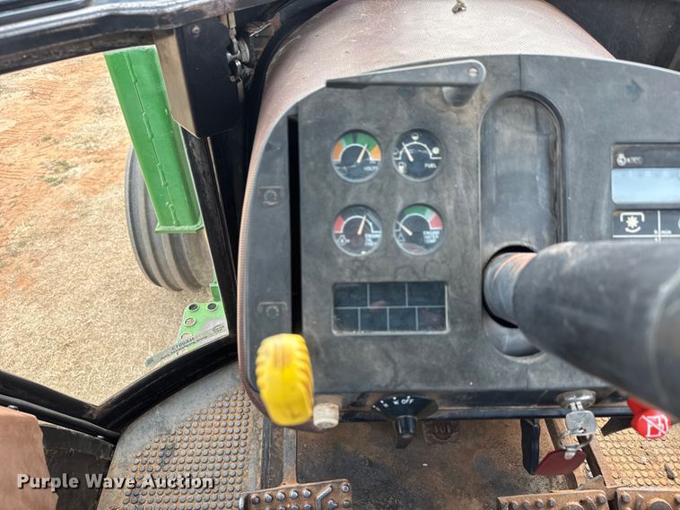 image for item NA9913 1986 John Deere 4450 tractor