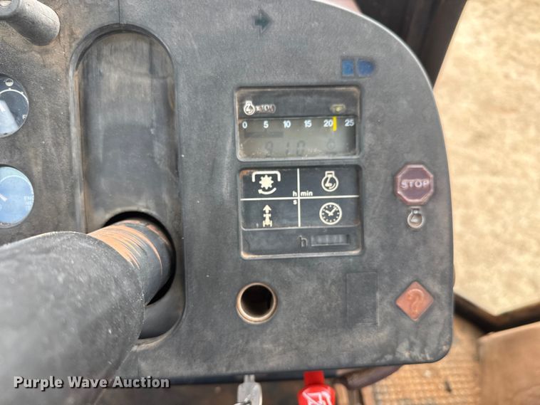 image for item NA9913 1986 John Deere 4450 tractor