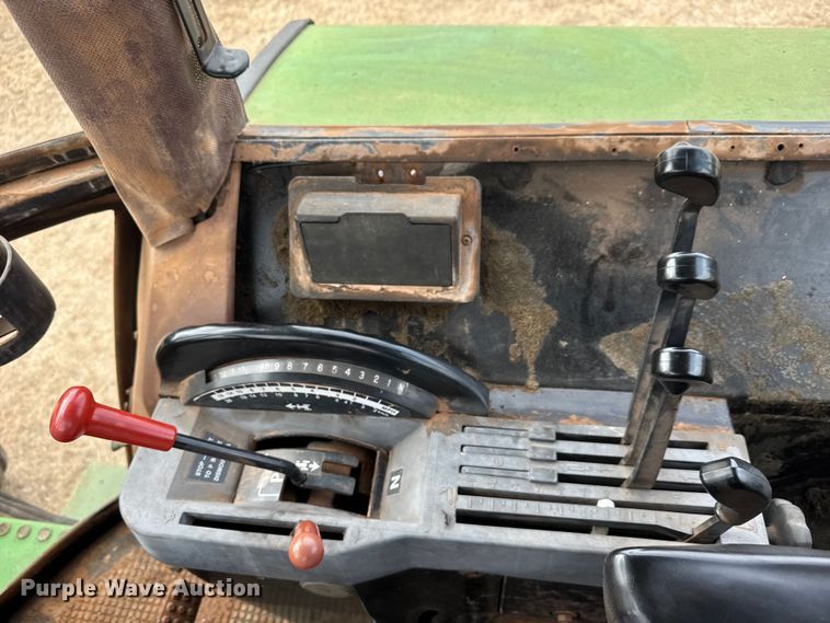 image for item NA9913 1986 John Deere 4450 tractor