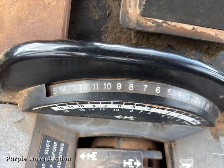 image for item NA9913 1986 John Deere 4450 tractor