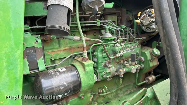 image for item NA9913 1986 John Deere 4450 tractor
