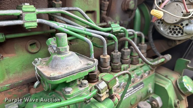 image for item NA9913 1986 John Deere 4450 tractor