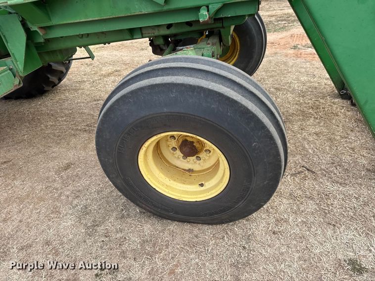 image for item NA9913 1986 John Deere 4450 tractor