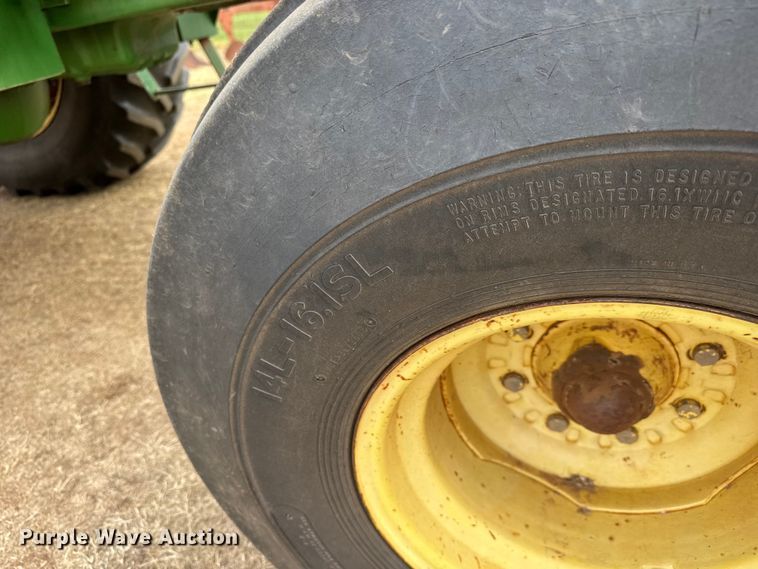 image for item NA9913 1986 John Deere 4450 tractor