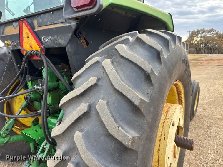 image for item NA9913 1986 John Deere 4450 tractor