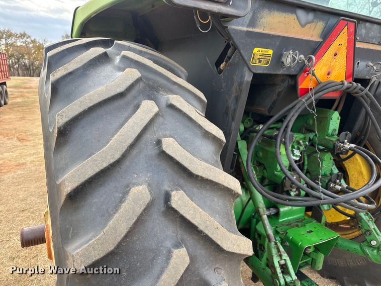 image for item NA9913 1986 John Deere 4450 tractor