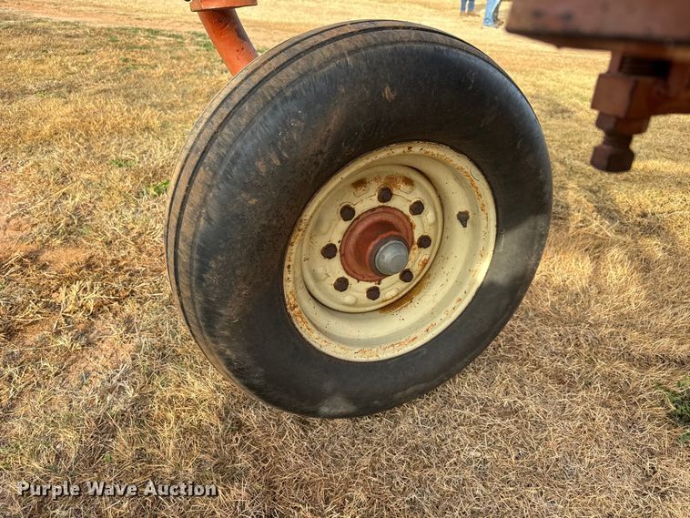 image for item NA9915 Melroe 1018-1000 ten bottom plow