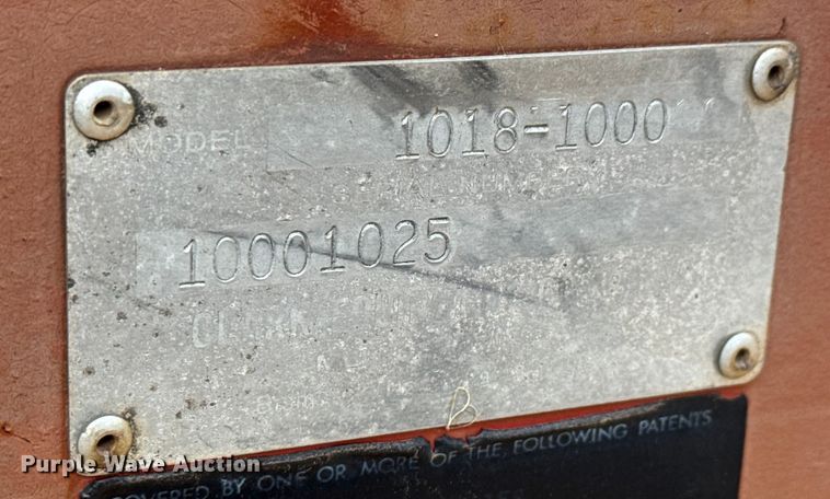 image for item NA9915 Melroe 1018-1000 ten bottom plow