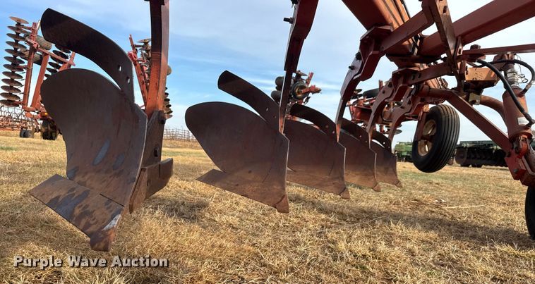 image for item NA9916 Wil-Rich 2900 five bottom plow
