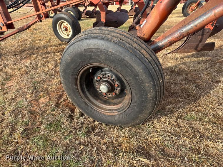 image for item NA9916 Wil-Rich 2900 five bottom plow