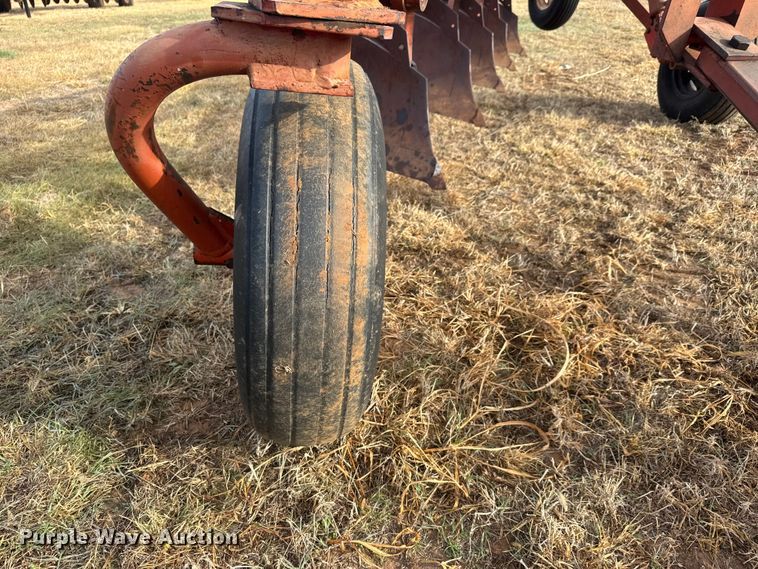 image for item NA9916 Wil-Rich 2900 five bottom plow