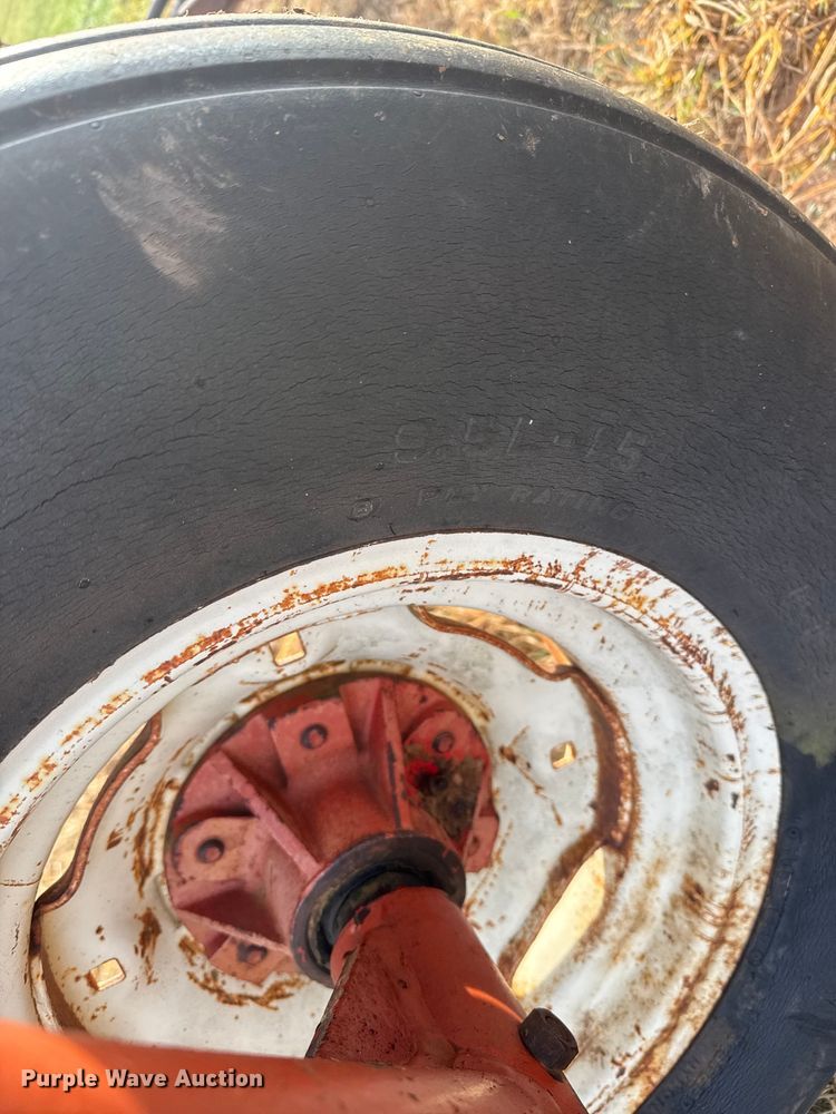 image for item NA9916 Wil-Rich 2900 five bottom plow