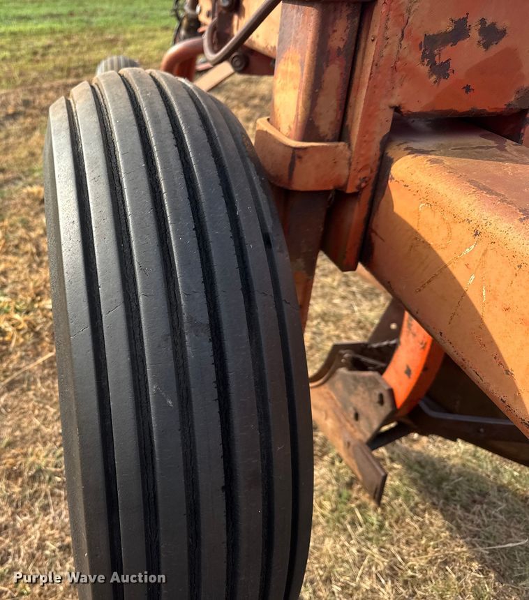 image for item NA9916 Wil-Rich 2900 five bottom plow