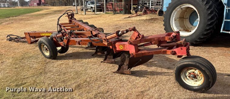image for item NA9920 Morris Rod-Weeder 933 618 six bottom plow