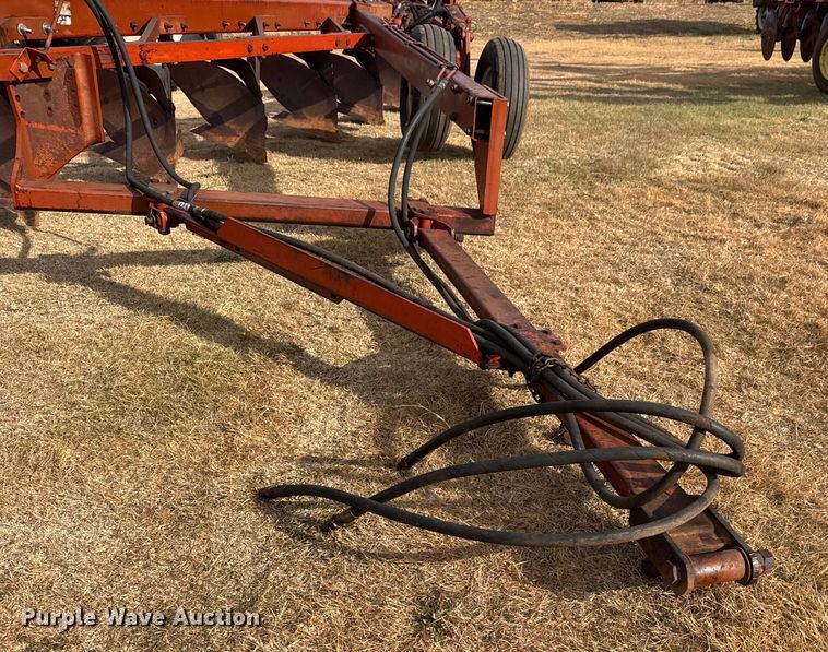 image for item NA9920 Morris Rod-Weeder 933 618 six bottom plow