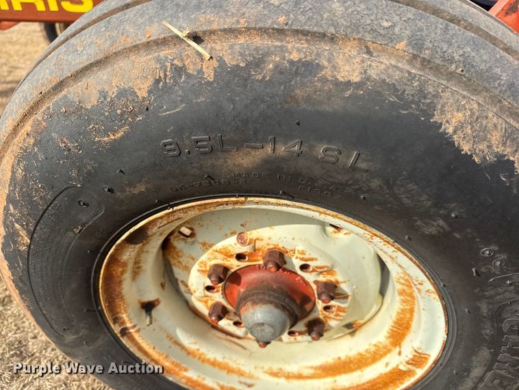 image for item NA9920 Morris Rod-Weeder 933 618 six bottom plow