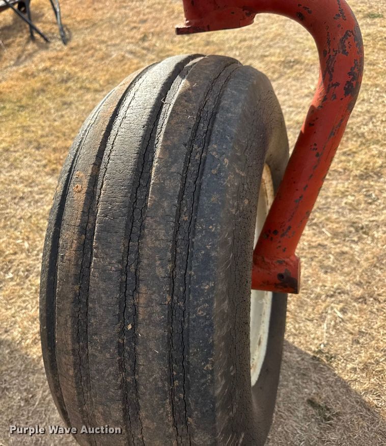 image for item NA9920 Morris Rod-Weeder 933 618 six bottom plow