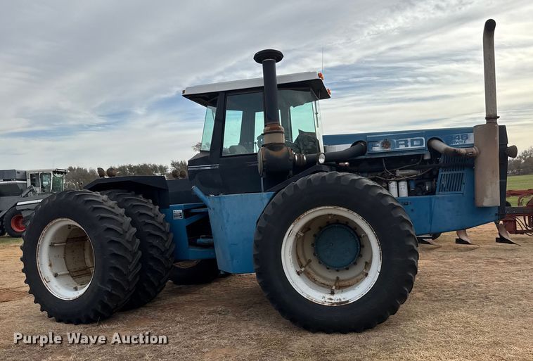 image for item NA9921 1993 Ford 946 Versatile 4WD tractor