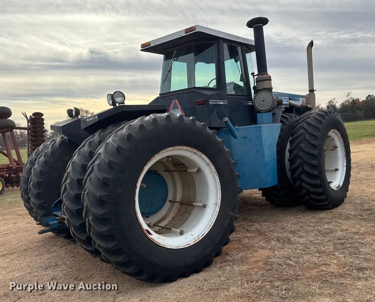 image for item NA9921 1993 Ford 946 Versatile 4WD tractor