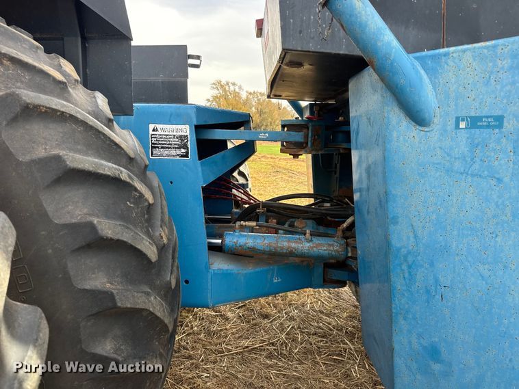 image for item NA9921 1993 Ford 946 Versatile 4WD tractor