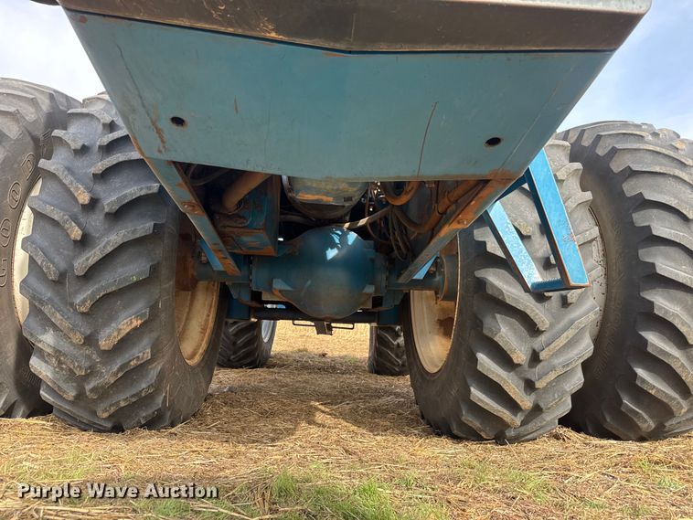 image for item NA9921 1993 Ford 946 Versatile 4WD tractor