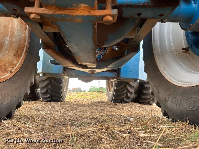 image for item NA9921 1993 Ford 946 Versatile 4WD tractor