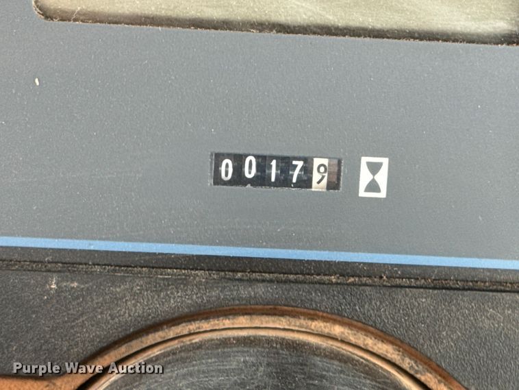 image for item NA9921 1993 Ford 946 Versatile 4WD tractor