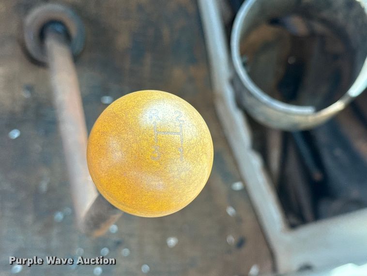 image for item NA9921 1993 Ford 946 Versatile 4WD tractor