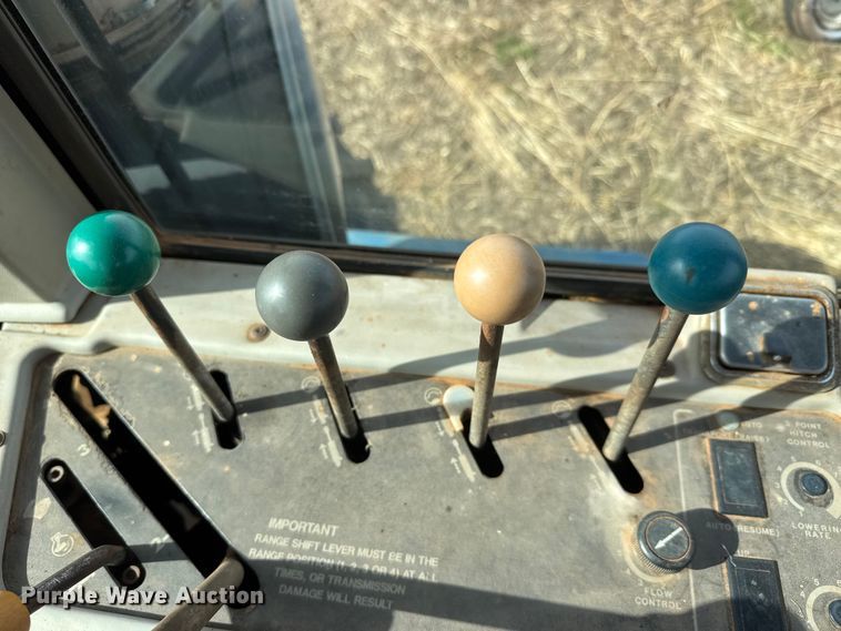 image for item NA9921 1993 Ford 946 Versatile 4WD tractor