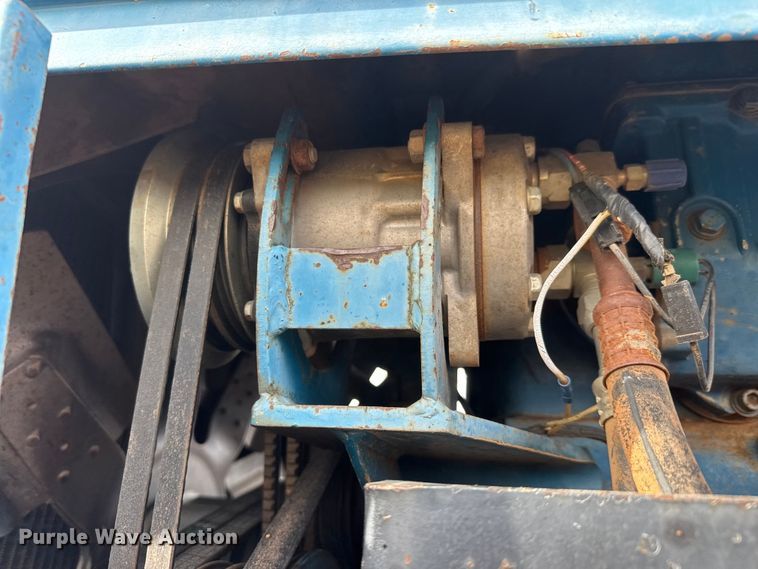 image for item NA9921 1993 Ford 946 Versatile 4WD tractor