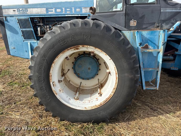 image for item NA9921 1993 Ford 946 Versatile 4WD tractor