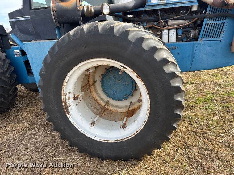 image for item NA9921 1993 Ford 946 Versatile 4WD tractor