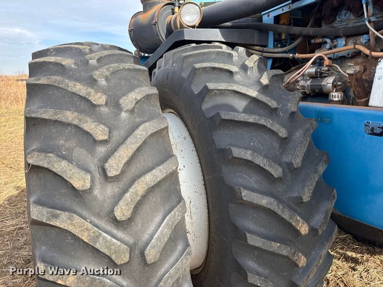 image for item NA9921 1993 Ford 946 Versatile 4WD tractor