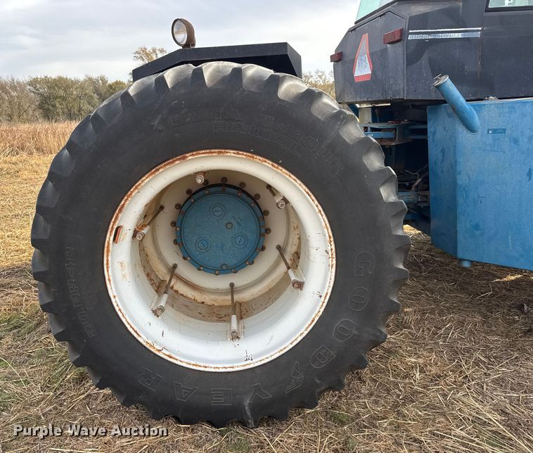 image for item NA9921 1993 Ford 946 Versatile 4WD tractor