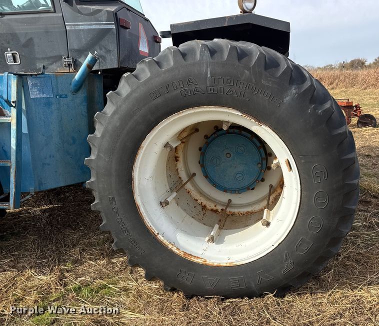 image for item NA9921 1993 Ford 946 Versatile 4WD tractor