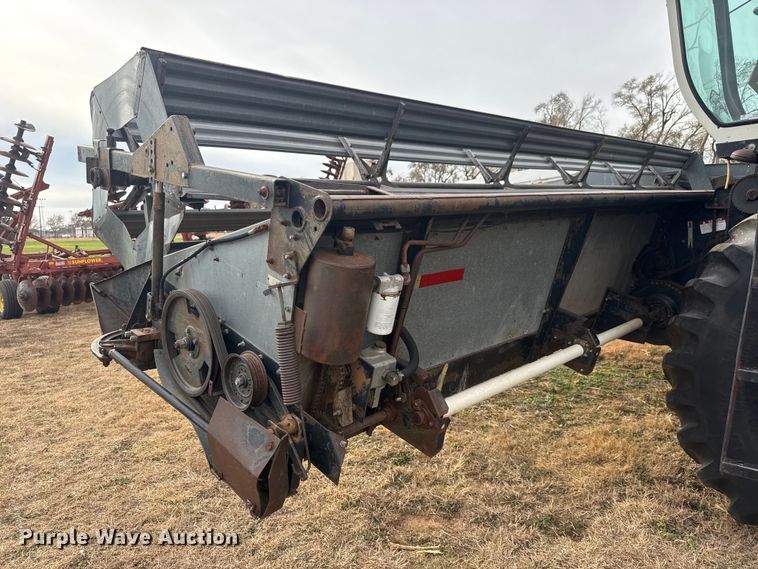 image for item NA9927 1984 Gleaner L3 combine