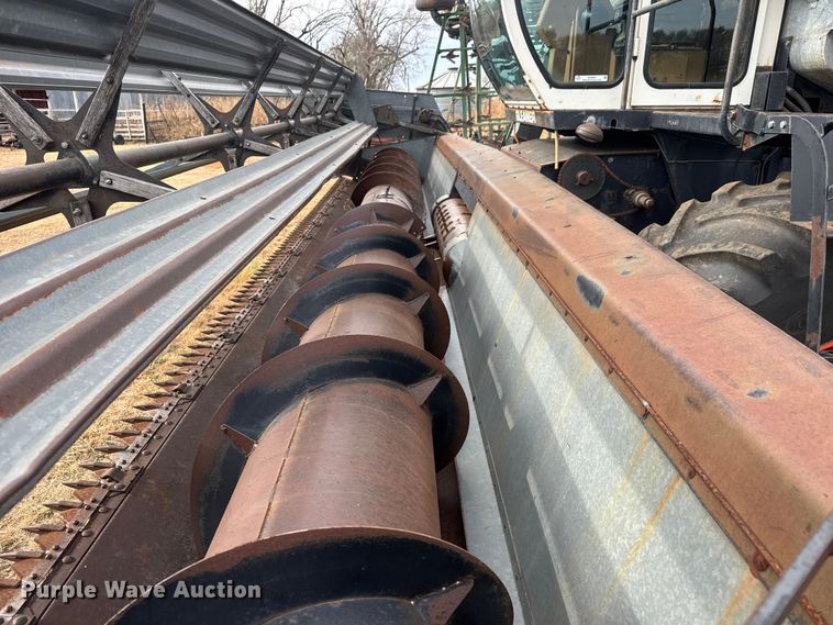 image for item NA9927 1984 Gleaner L3 combine