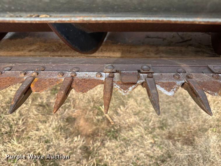 image for item NA9927 1984 Gleaner L3 combine