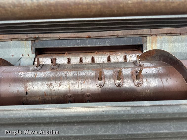 image for item NA9927 1984 Gleaner L3 combine