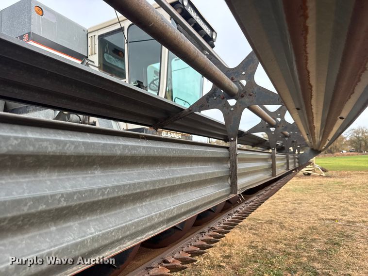 image for item NA9927 1984 Gleaner L3 combine