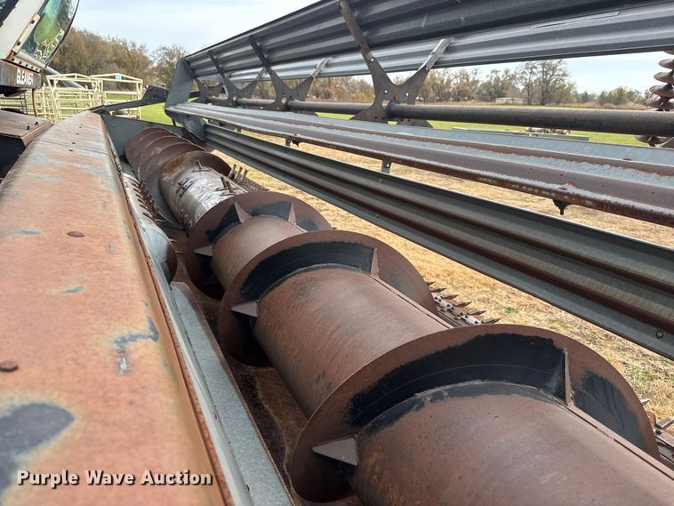 image for item NA9927 1984 Gleaner L3 combine