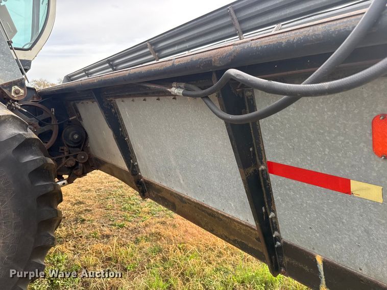 image for item NA9927 1984 Gleaner L3 combine