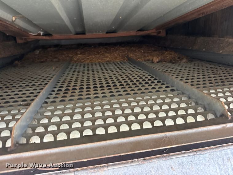 image for item NA9927 1984 Gleaner L3 combine