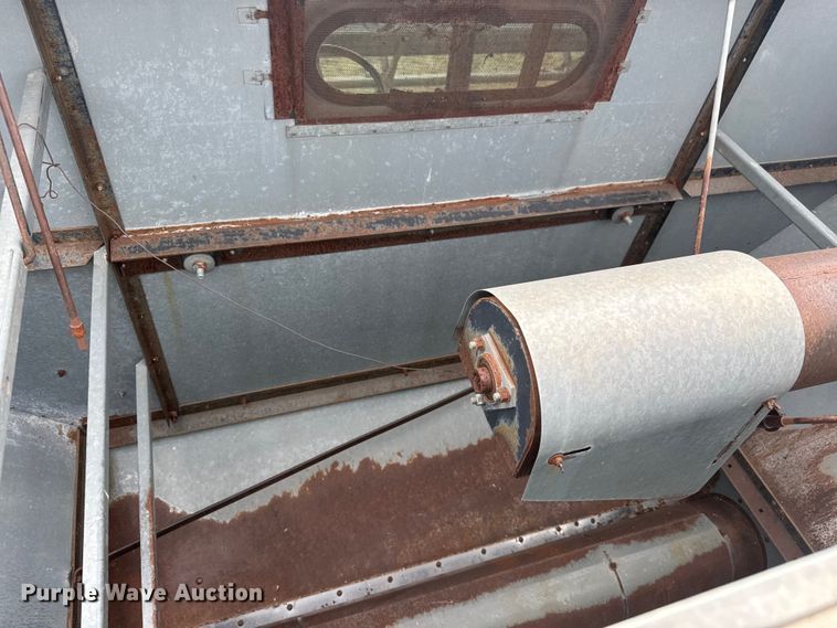 image for item NA9927 1984 Gleaner L3 combine