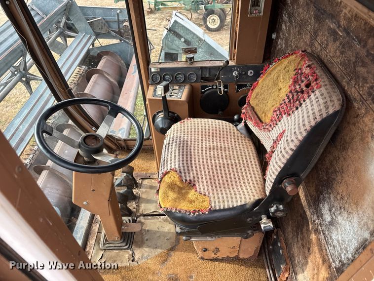 image for item NA9927 1984 Gleaner L3 combine