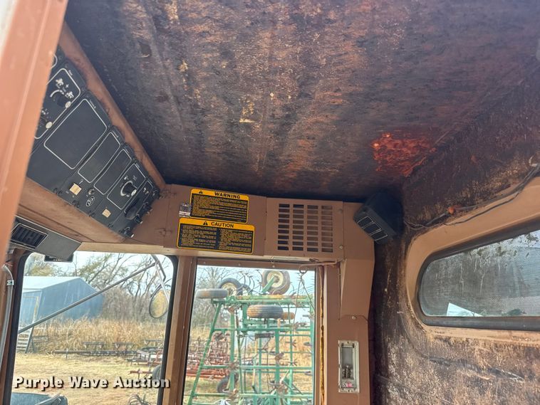 image for item NA9927 1984 Gleaner L3 combine