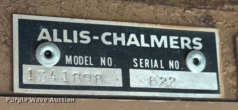 image for item NA9927 1984 Gleaner L3 combine